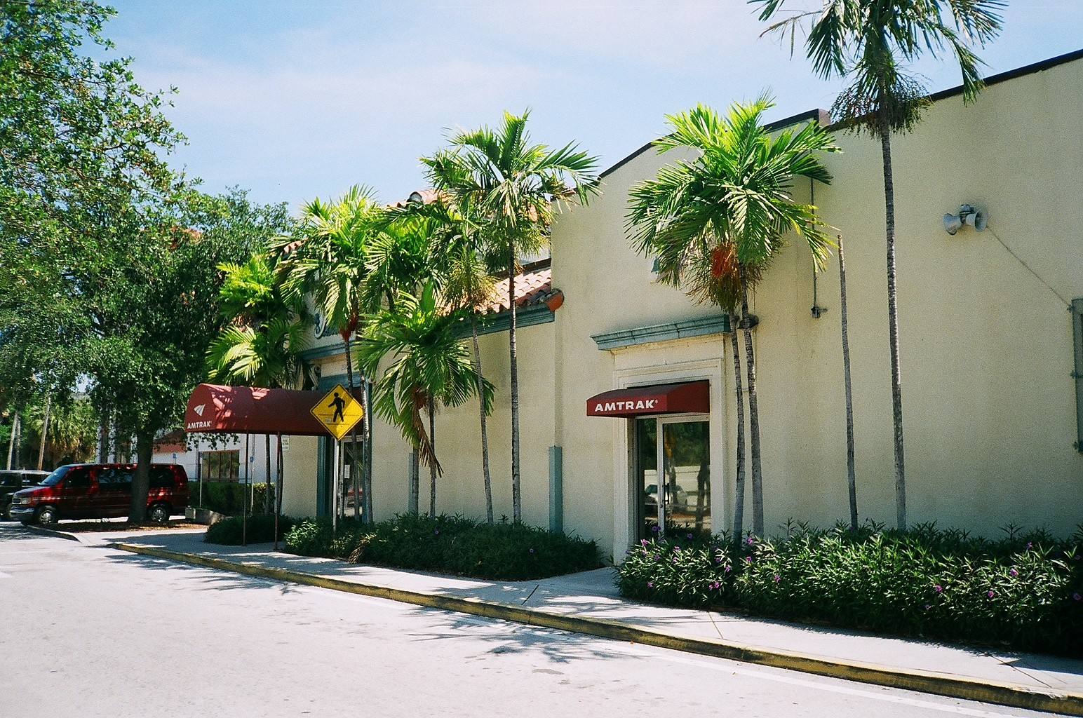 the corner store is located in a tropical area