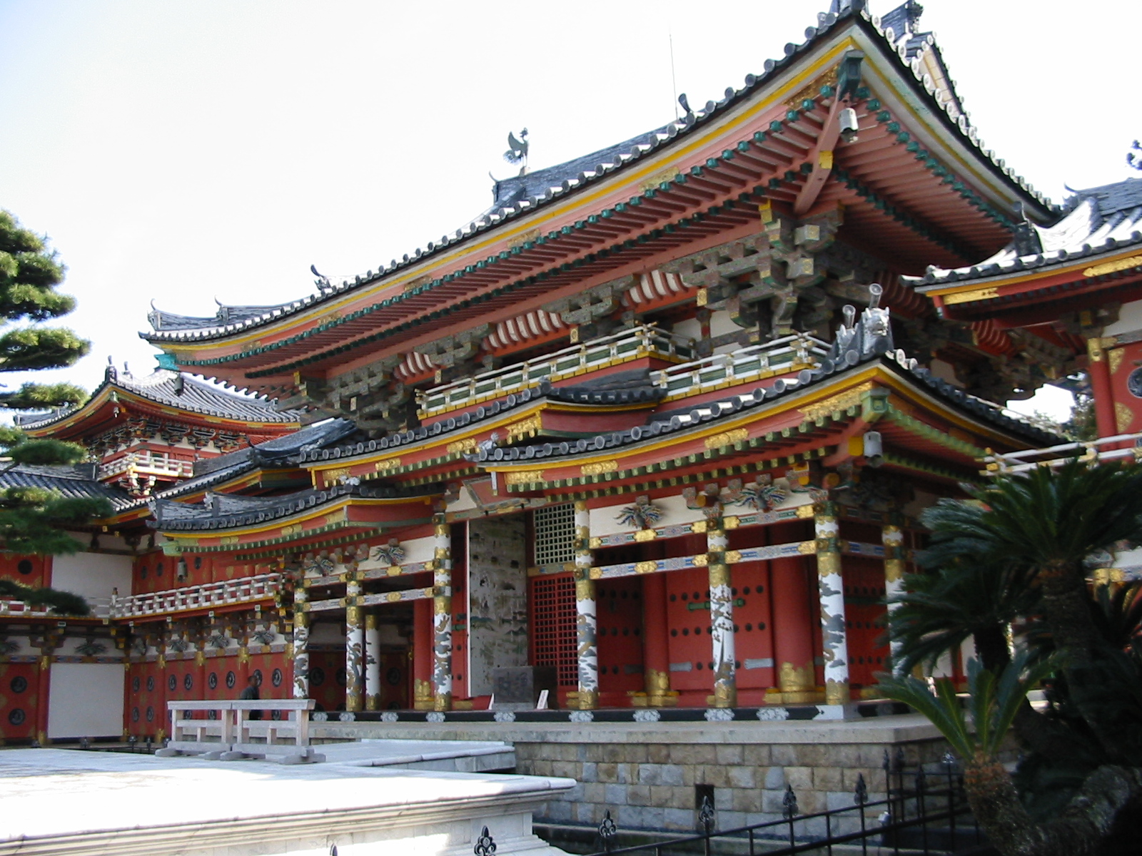 this is an ancient building that looks like it has oriental style architecture