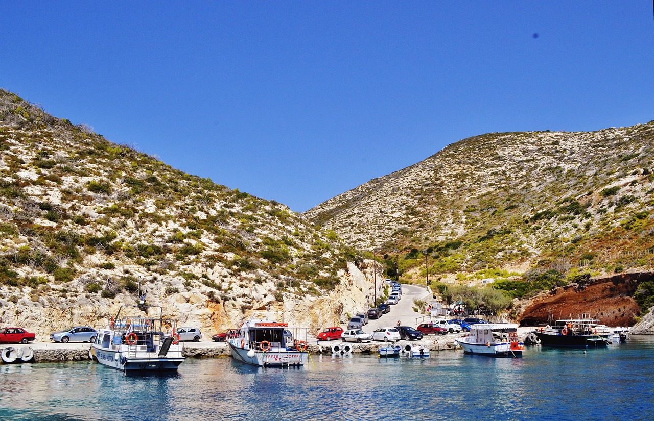 a number of boats in a body of water, a photo, dau-al-set, piroca, meni chatzipanagiotou, tourist photo, ground level view