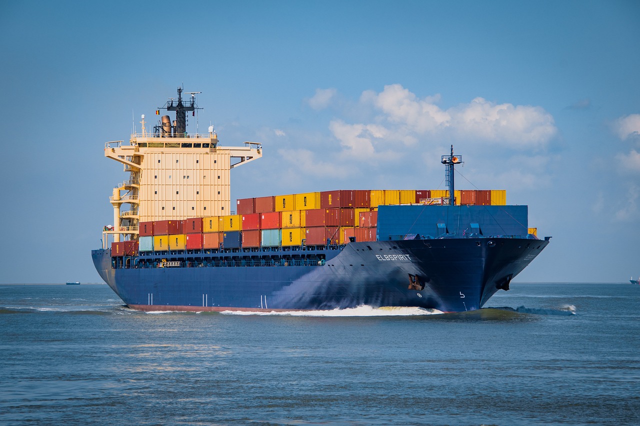 a large container ship in the middle of the ocean, a portrait, by Bernardino Mei, pexels, figuration libre, side - view, hammer, usa-sep 20, yummy