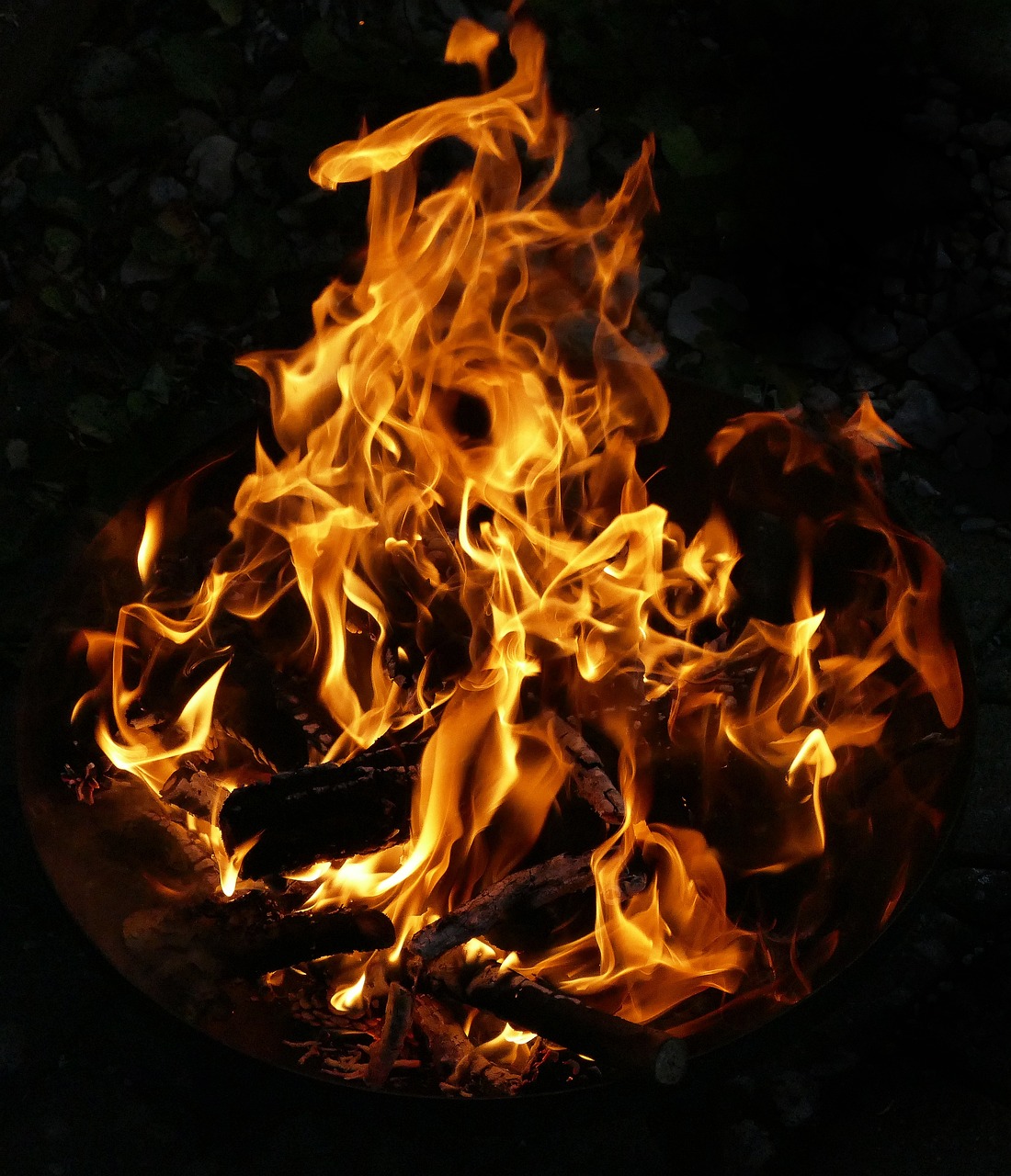 a close up of a fire with flames coming out of it, a picture, by Aleksander Gierymski, pixabay, avatar image, camp, fire and brimstone, fire!! full body