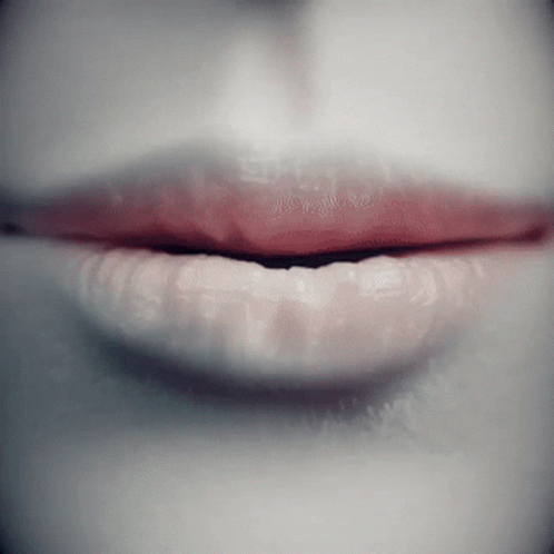a closeup s of the lip of a woman's mouth