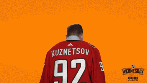 the back of a hockey jersey with the name kuuzenetsov on it