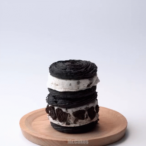 several cookies are stacked on top of each other