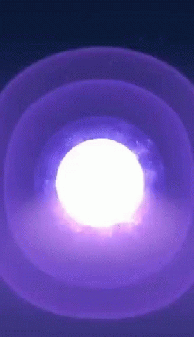 a po of a light in the middle of the image