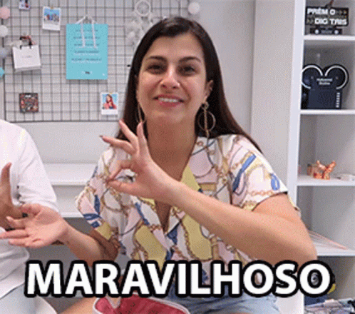 two people sitting on a bed with the caption that says marvaulihoso